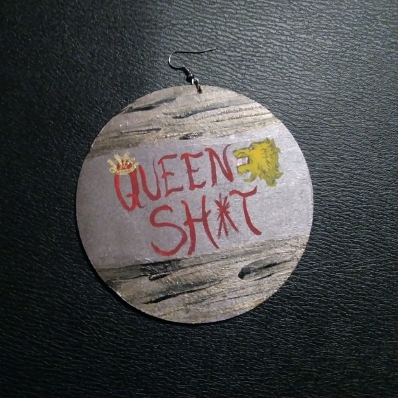 "Queen Cersei" Earrings - Picture 5 of 8